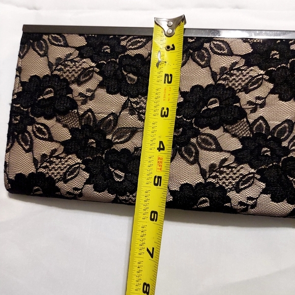 Elegant Black Lace Clutch - Picture 4 of 5